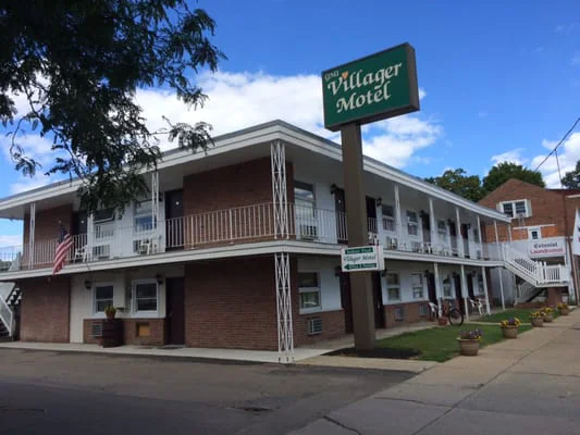 Villager Motel & Glen Manor Estate